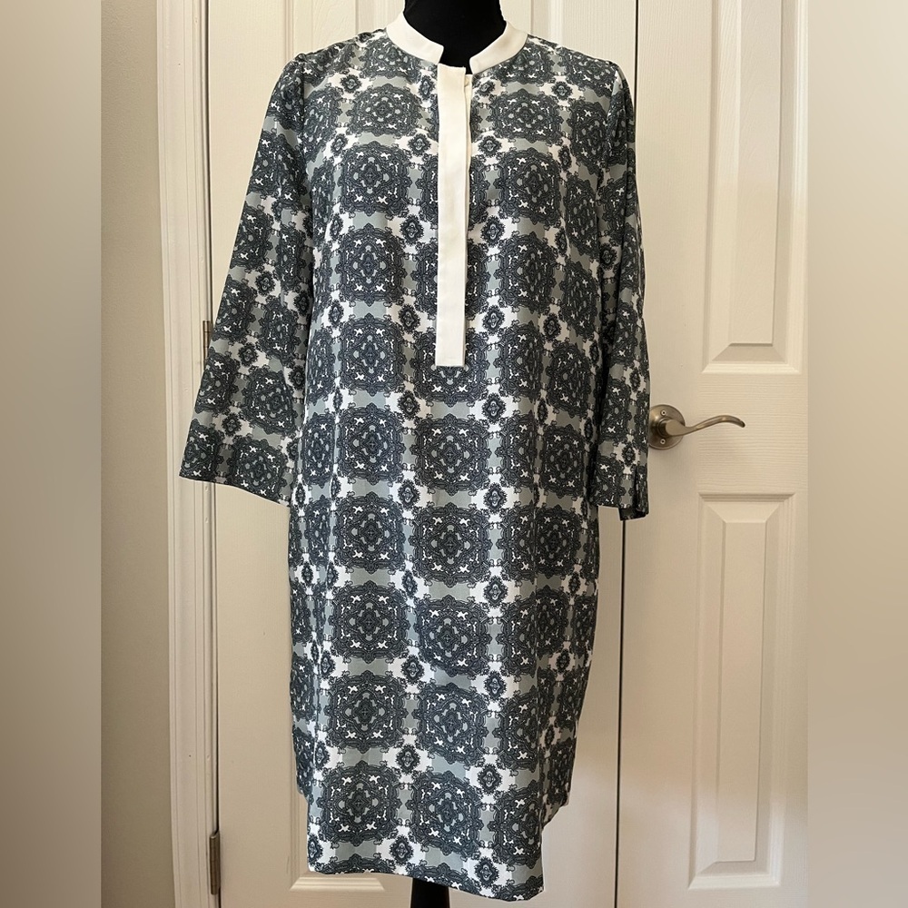 J Crew Gray White Medallion Print Shift Dress Size 4